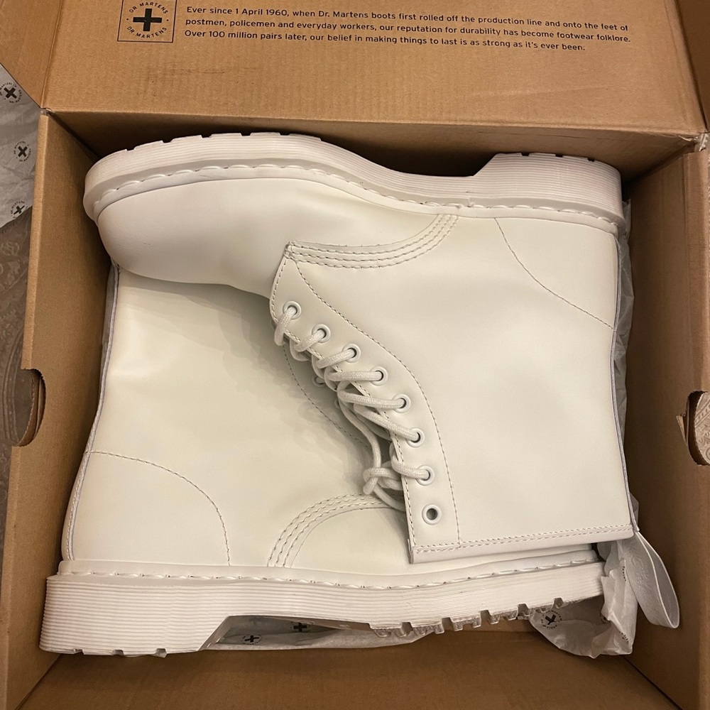 ❌SOLD❌ Dr. Martens 1460 Mono 8-Eye Leather Boot - Picture 12 of 15